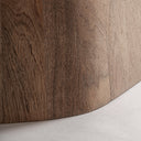 Mesa de comedor de madera de mango en color marrón ovalada con pie cónico – detalle