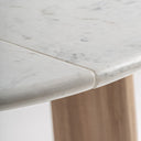 Mesa de comedor de madera de roble y mármol en color marrón – detalle
