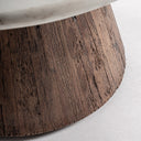 Mesa de comedor de madera recuperada y mármol en color marrón envejecido – detalle