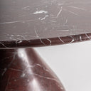 Mesa de comedor de mármol en color burdeos brillo – detalle