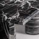 Mesa de comedor de mármol en color negro – detalle