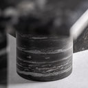 Mesa de comedor de mármol en color negro – detalle