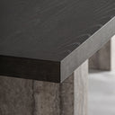 Mesa de comedor de travertino y madera de fresno en color gris – detalle