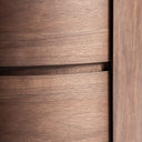 Mesita de noche de madera contrachapada en color marrón claro – detalle