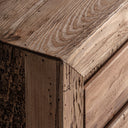 Mesita de noche de madera de pino reciclado en color marrón envejecido – detalle