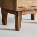 Mesita de noche de madera recuperada en color marrón natural – detalle