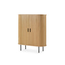 Mueble auxiliar de chapa de roble natural y patas de metal, 118 cm de alto, foto de producto