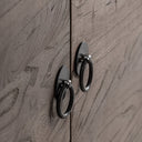 Mueble para TV de madera de pino reciclado en color marrón – detalle