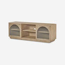 Mueble de TV de madera maciza natural, 160 cm sobre fondo gris de estudio