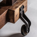Perchero de madera de mango y hierro en color marrón – detalle