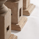 Portavelas de madera de teca y hierro en color marrón claro 17 x 58 cm – detalle
