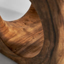 Reposapiés de madera de suar en tonos marrones – detalle