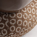 Reposapiés de MDF y poliéster – Marrón brillo / 57 x 57 x 36 cm – detalle