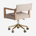 Silla de escritorio de poliéster y madera de roble en color marrón