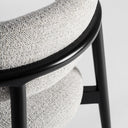Silla de madera de arce y poliéster – detalle