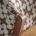 Silla de madera de caucho y algodón en color marrón – detalle