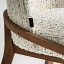 Silla de madera de caucho y poliéster en color marrón – detalle