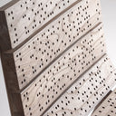 Silla de madera de olmo en color marrón (pack de 2) – detalle