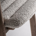 Silla de madera de olmo y poliéster con brazos – detalle