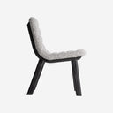 Silla de madera de olmo y poliéster en color negro