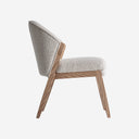 Silla de madera de pino y algodón bouclé en color marrón