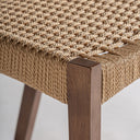 Silla de madera de roble y fibra natural en color marrón (pack de 2) – detalle
