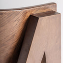 Silla de madera de roble y poliéster en color marrón 63 x 55 x 81 cm – detalle