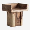 Silla de madera de suar en color marrón