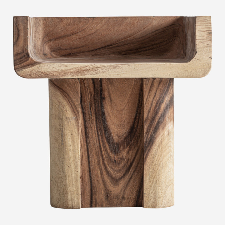 Silla de madera de suar en color marrón