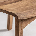 Silla de madera de teca reciclada en color marrón (pack de 2) – detalle