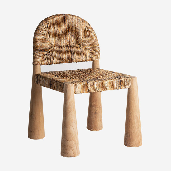 Silla de madera de teca y enea en color marrón