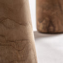 Silla de madera de teca y enea en color marrón – detalle