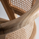 Silla de madera de teca y raíz de teca en color marrón – detalle