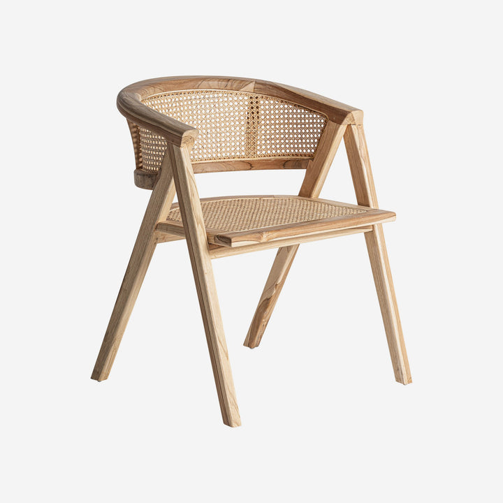 Silla de madera de teca y raíz de teca en color marrón