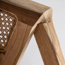 Silla de madera de teca y raíz de teca en color marrón – detalle