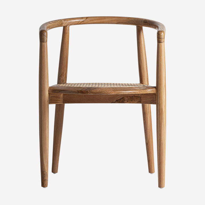 Silla de madera de teca y ratán en color marrón claro