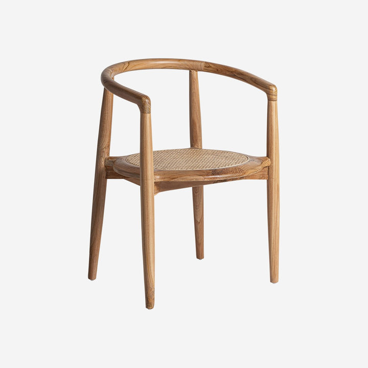 Silla de madera de teca y ratán en color marrón claro