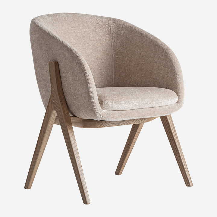 Silla de poliéster y madera de fresno en color beige 59 x 61 x 79 cm