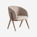 Silla de poliéster y madera de fresno en color beige 59 x 61 x 79 cm