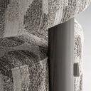 Silla de poliéster y madera de fresno en color gris – detalle