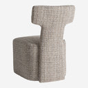 Silla de poliéster y madera de pino en tonos neutros