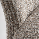 Silla de poliéster y madera de pino en tonos neutros – detalle