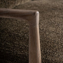 Sillón de líneas contemporáneas – Verde / 71 x 73 x 83 cm / Madera de fresno y poliéster – detalle
