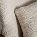 Sillón de líneas contemporáneas – detalle