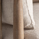 Sillón de madera de abedul y algodón en color marrón – detalle