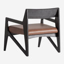 Sillón de madera de acacia y cuero en color negro