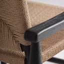 Sillón de madera de caucho y cuerda en color negro – detalle
