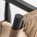 Sillón de madera de caucho y cuerda en color negro – detalle