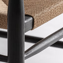 Sillón de madera de caucho y cuerda en color negro – detalle
