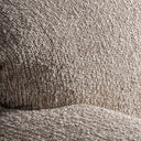 Sillón de madera de caucho y poliéster en color marrón – detalle